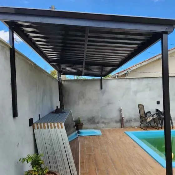 Cobertura de Telha Sanduíche em Cabreúva SP — Cobertura em passagem coberta entre ambientes