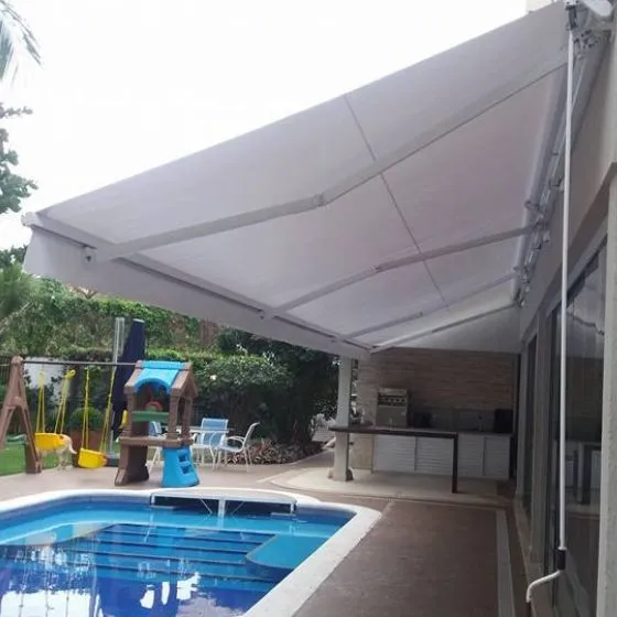 Toldo Articulado em Cabreúva SP — Cobertura em quintal residencial coberto
