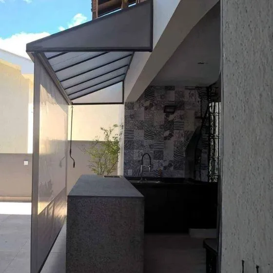 Toldo Cortina Fechamento Vertical em Cabreúva SP — Instalação em garagem residencial