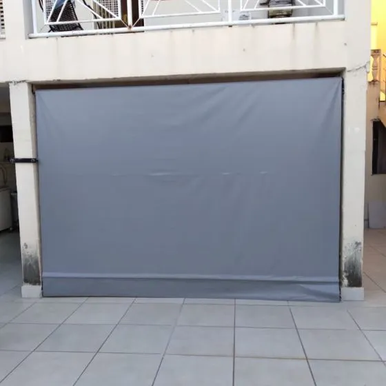 Toldo Cortina Fechamento Vertical em Cabreúva SP — Instalação em fachada comercial